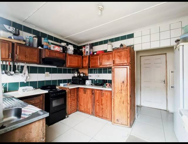 6 BEDROOM HOUSE FOR SALE IN GLENWOOD